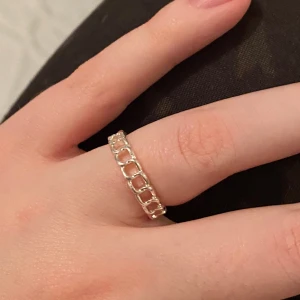 Ring i silver - Stilren ring i silver. Aldrig använd 
