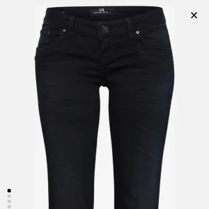 Ltb Jeanse bootcut - Inget täcken på användning. Säljer pågrund av att dem är för stora. Ordinarie pris 800-900 kroner. Skriv för fler bilder