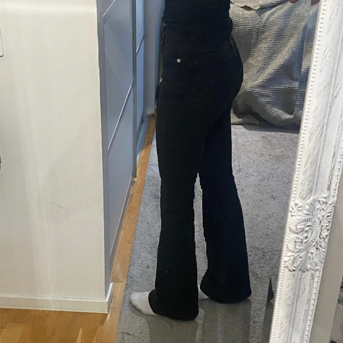 Svarta flare jeans  - 90
