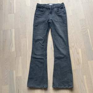 Low waist jeans från gina tricot Young, fint skick