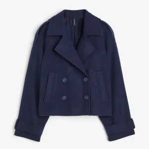 Jacka från monki - Säljer en super fin kort trenchcoat i mörkblått från Monki då den inte används pågrund av att jag har så många jackor 🥰 Skriv om du vill ha fler bilder så ska jag lösa det👌🏻