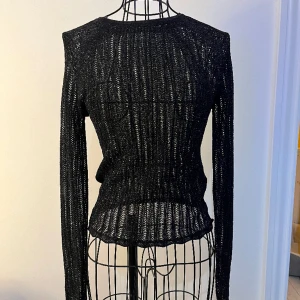 Zara glitter topp✨✨ - Så snygg, endast använd en gång! Svart genomskinligt glittrig!