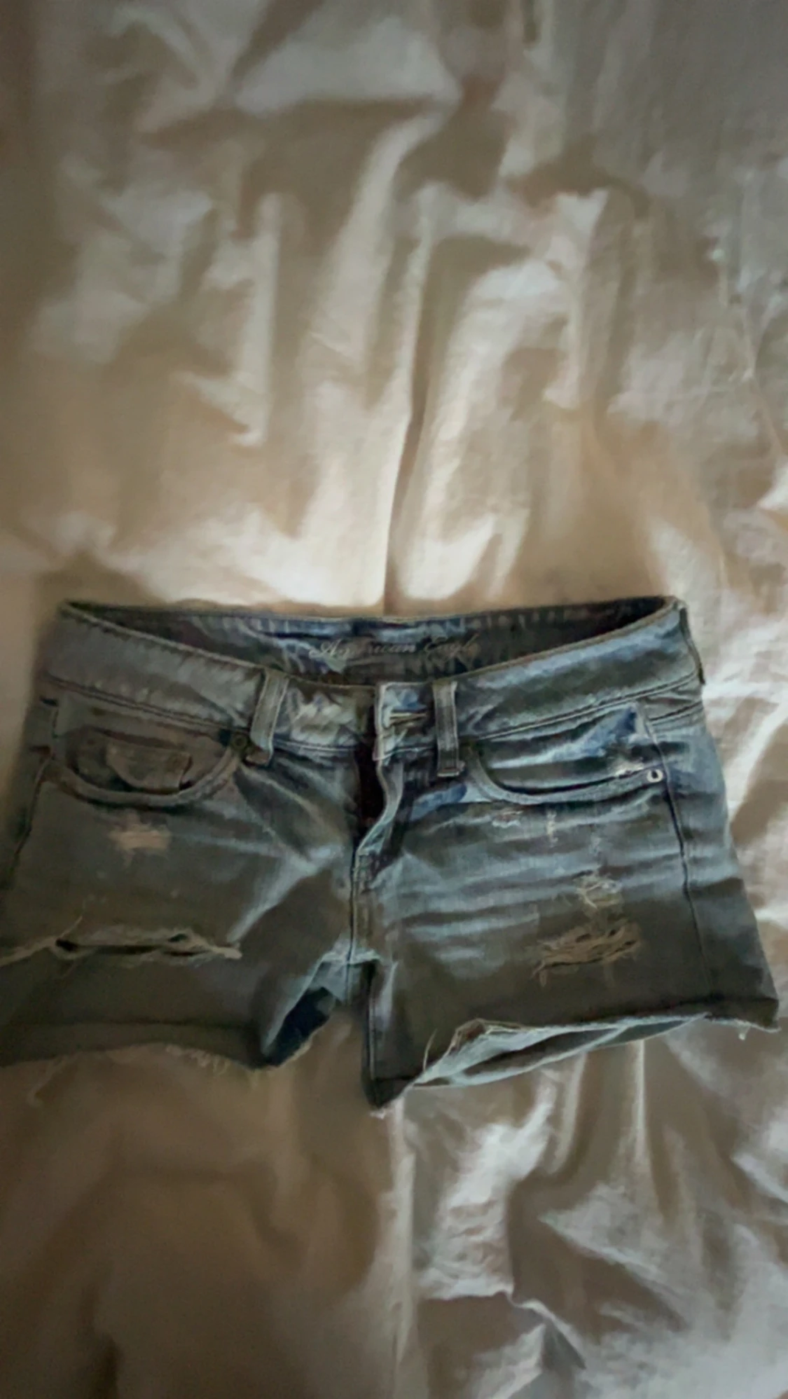 JÄTTE Lågmidjade shirys