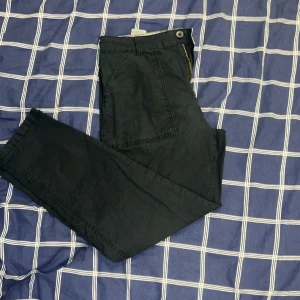 Chinos (VALIENT) - Chinos från märket VALIENT köpt på Carlings, storlek W32 L32 (L), nypris runt 500 kr. 