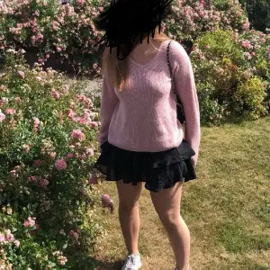 Rosa stickad tröja från VeroModa! Inga defekter, använd fåtal gånger🥰