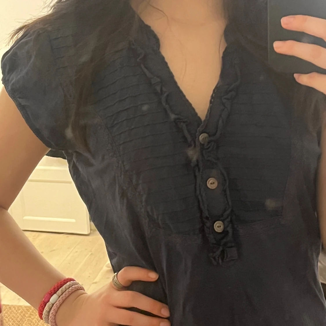 Thrifted Navy Blue topp