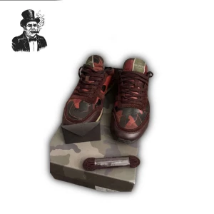 Valentino rockrunners - Ett par helt nya rockrunners! Passar dig som har storlek 40 - säljer för endast 2049kr - hör av dig vid frågor - väldigt populära!