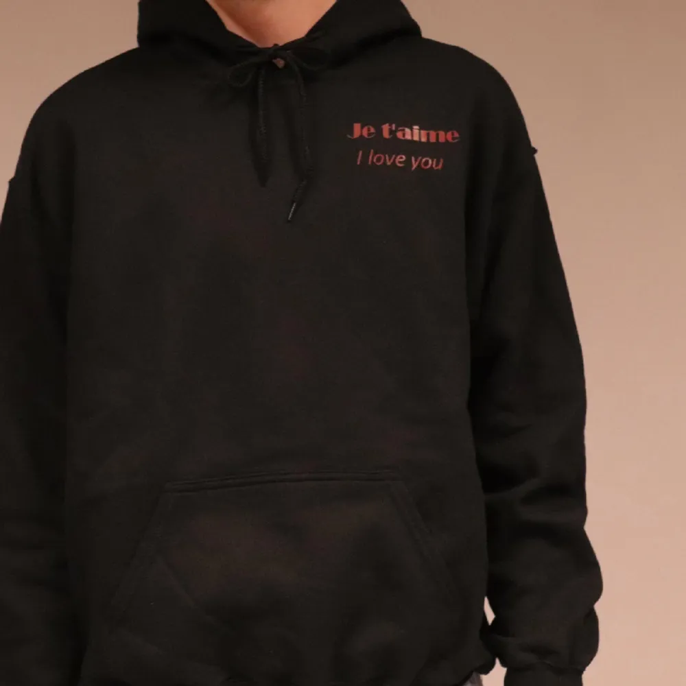 Köp våran hoodies så bidrar du till vårt uf företag Graphicwear uf🥰. Hoodies.