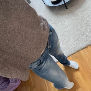 Lågmidjade jeans - Snygga lågmidjade jeans från cross som inte kommer till användning. Det är bra längd på mig som är 165