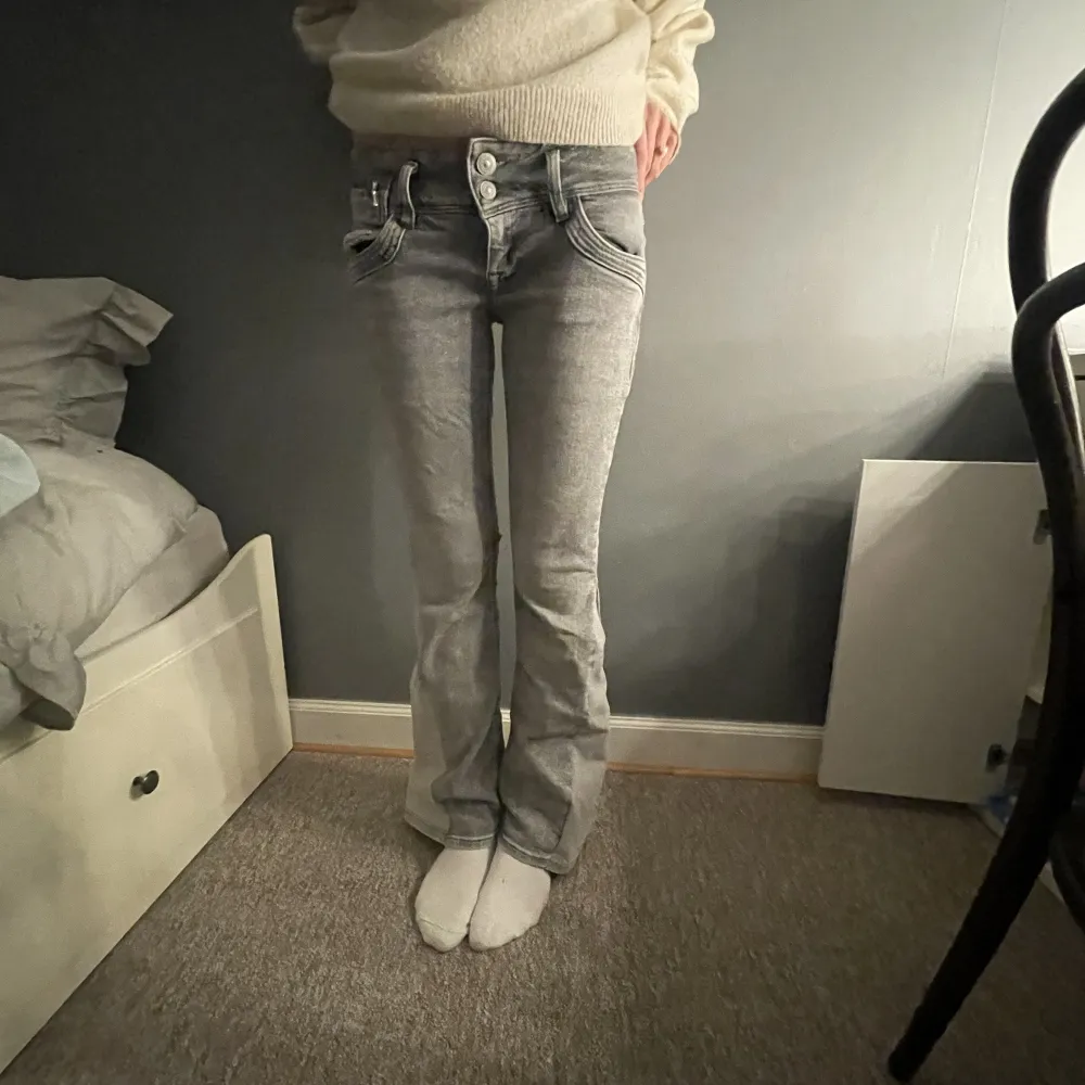 Sjukt snygga Ltb jeans som vi sytt om till bootcut!!🙌🏼🙌🏼. Jeans & Byxor.