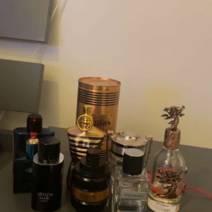 Splittrar colletion och trade kom privat för priset - Splittrar colletion Skriv för mer information 