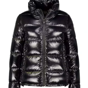 Colmar jacka - Svart dunjacka från colmar! Använd endast en vinter, som ny! Nypris: 5500kr, priset kan diskuteras🩷