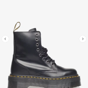 Dr Martens - Ett par skitsnygga Dr Martens som inte används längre, är som nya! Skriv för egna bilder💕Nypris ca 1700 kr