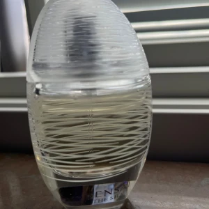 Parfym - Parfym från sensai (Sensai the silk) Ord pris: 1500kr. Nästan helt oanvänd bara några sprut. Frakt: 80kr spårbart