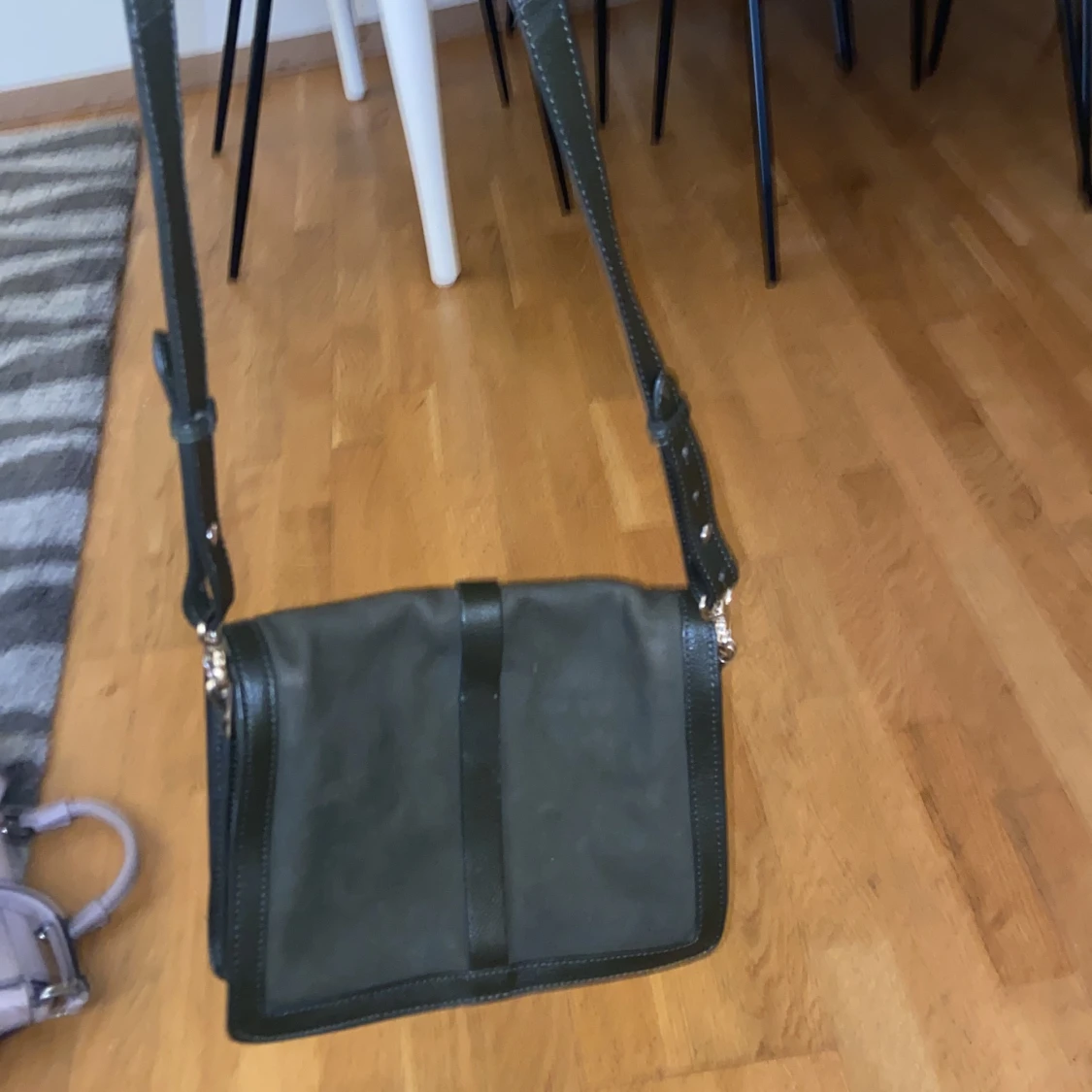 Mörk grön axelväska - 91