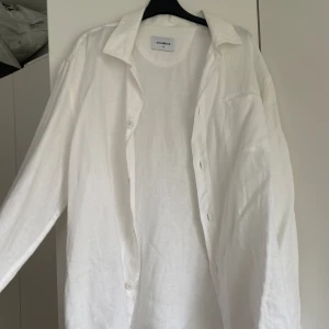 Linne skjorta  - Linne skjorta från woodbird   Aldrig använd, utan prislapp   Storlek M men passform som L, oversized 