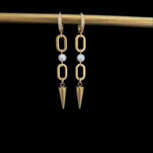 Sjukt snygga örhängen  - Självgjorda🥰 finns också i silver💗