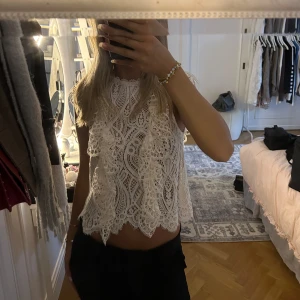 Spets topp - Spets topp ifrån zara i storlek s, aldrig använd