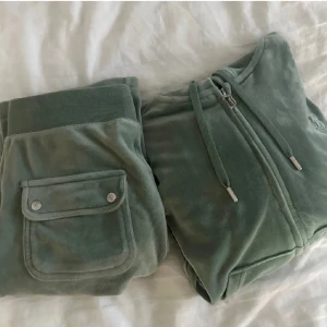 Juicy sett - Säljer pga inte tycke om färgen och fick den i julklapp❤️ har aldrig använt har bara provat på