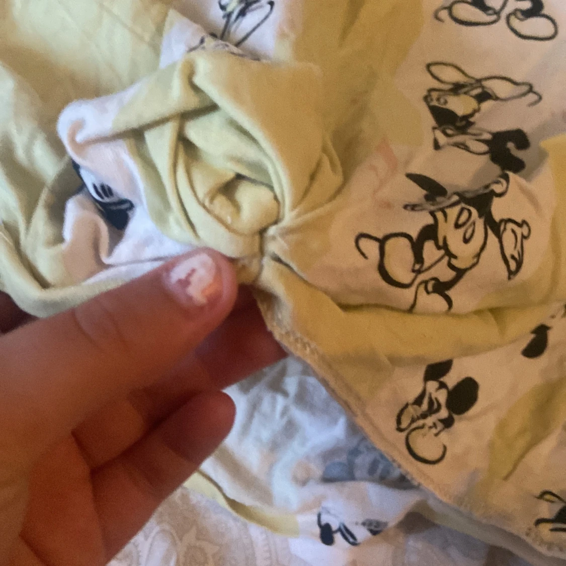 Lite fläckar men skön och fin  - 90