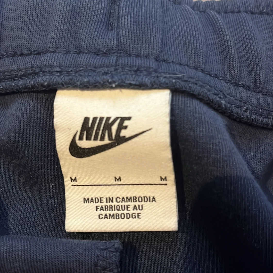 Mörkblått Nike tech sett - 93