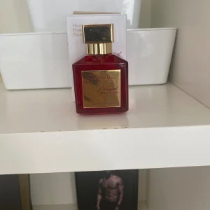 Mfk baccarat rouge 540 - Knappast använd kanske 65ml/ av 70ml använt väldigt fräsch och god lukt