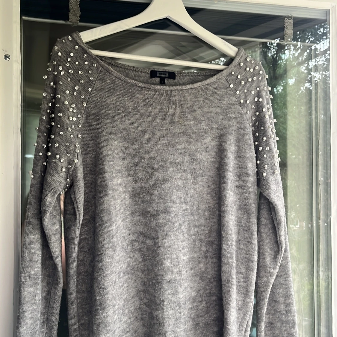 Tröja med pärlor 