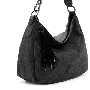 Suri Frey väska  - Superfinväska endast använd fåtal gånger🫶🏼 Rymmer massor och är perfekt till skolan💗Köpt för 650kr