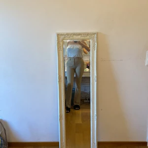 Mid flared pant - Från Only strl 34/S Beige/ Nude färgade kostym byxor