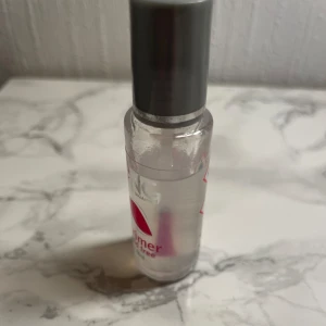 gelenaglar -  Primer, mer än halva kvar! Nypris 75:-Hör av er vid frågor/intresse!🥰