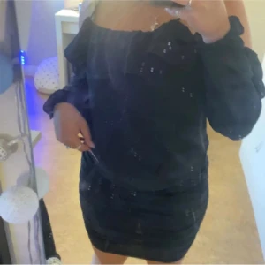 Fest blus - Super fin blus med volanger