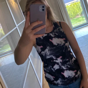 Träningstopp - Snygg Träningstopp med öppen rygg💖