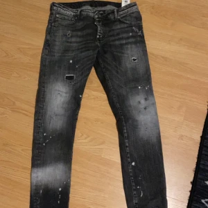 Dsquared2 jeans - Bästa kopian storlek 46 Möts i Gävle
