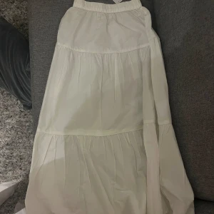 Gina kjol - Jättefin kjol från Gina tricot💕 helt oanvänd, lapp sitter kvar Sälj för kommer ej till användning🌷pris kan diskuteras 