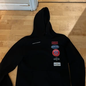 mercier hoodie - storlek M knappt andvänd