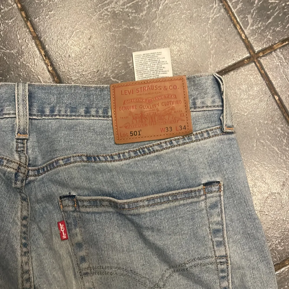 Ljusblå Levis jeans storlek 33/34. Jeans & Byxor.