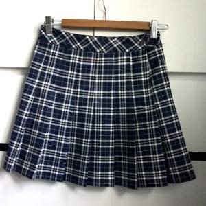 Mörkblå rutig plaid kjol från h&m