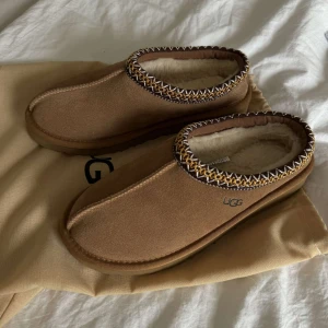 Ugg tazz  - Säljer mina uggs då jag råkat beställa de i fel storlek. De är helt nya oanvända endast provade. I strl 36