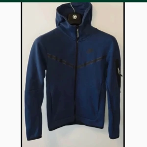 Nike Tech - Nike tech tröja i storlek XS.