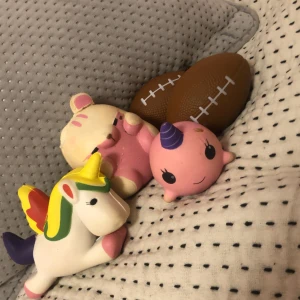 Fidgettoys - Medel bra skick. 5 stycken fidget toys. Bra andväning om man har svårt att sitta stil. Perfekt till lektionen ✌🏻 pris kan diskuteras men inte under 25kr. 👌🏻✌🏻🤌🏻