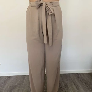 Tygbyxor - Tygbyxor ifrån zara i bra skick