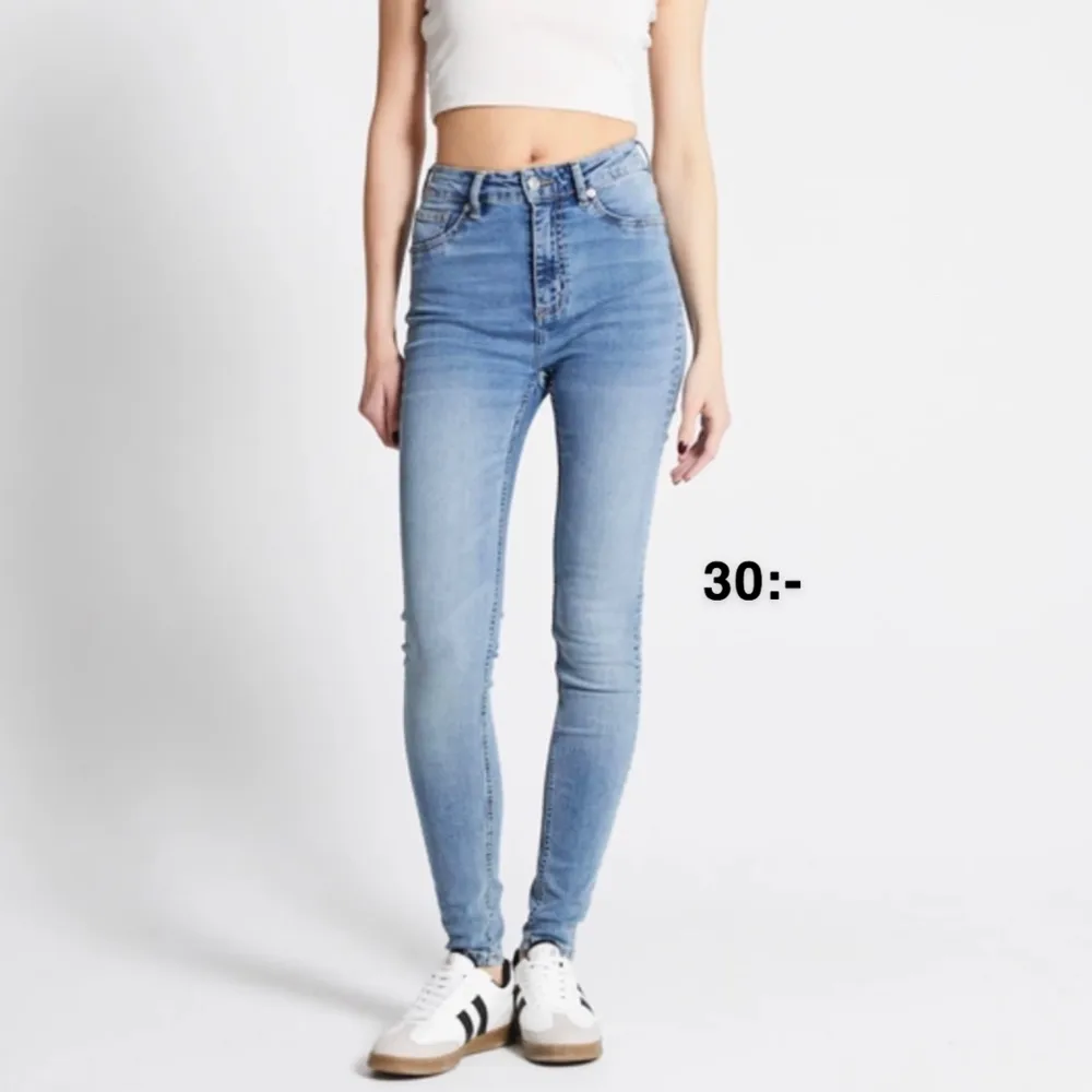 Högmidjade skinnyjeans från lager 157. Lång modell. Jeans & Byxor.