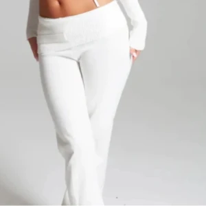 Vita yoga pants   - Jätte bra skick, endast använd 2 gånger, oskadad och jätte bekväma