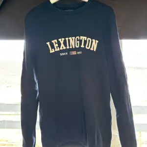 Lexington tröja i storlek large!  Använd ett fåtal gånger!