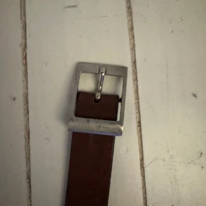 Crocker läderbälte brunt 85cm - Använt skick