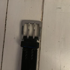 SADDLER LÄDERBÄLTE 95cm - Använt skick