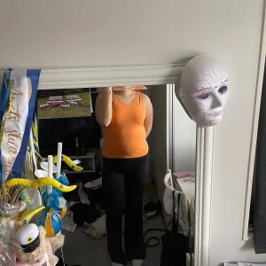 Linne - Super snyggt linne från Gina tricot, aldrig använt. Super fina detaljer och skönt material. 