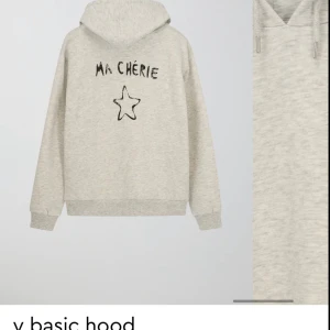 Hoodie  - En fin hoodie son inte har kommit still andvänding 💘