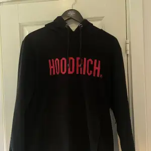 Säljer min Hoddrich tröja då den inte kommer till användning längre den är i fint skick9/10 strl M
