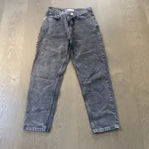 mango mom jeans i strl 38 